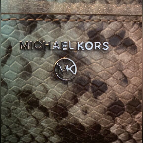 MICHAEL Michael Kors Snakeskin Key Wallet - Picture 9 of 9